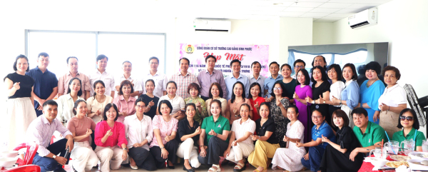 Họp mặt kỷ niệm Quốc tế Phụ nữ 8/3: Tôn vinh cống hiến xuất sắc của đội ngũ nữ trí thức