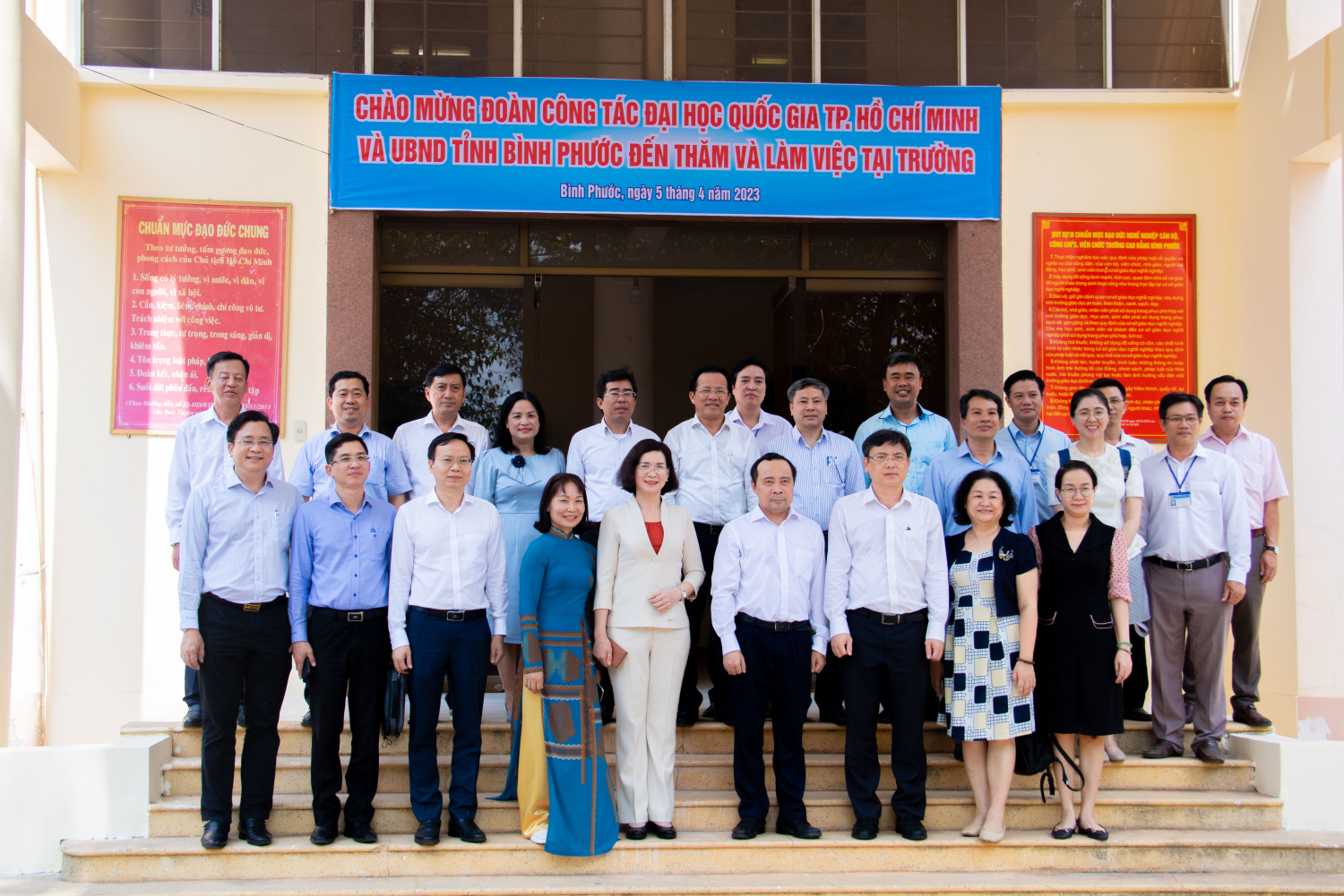 Đoàn công tác Đại Học Quốc Gia - Thành phố Hồ Chí Minh về làm việc tại Trường Cao đẳng Bình Phước