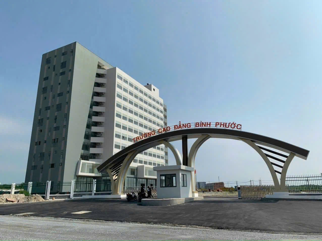 Ngành Tiếng Anh Thương Mại: Đón đầu Làn sóng Đầu tư tại Đồng Nai và Vùng kinh tế trọng điểm phía Nam