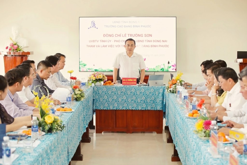 Lãnh đạo Tỉnh làm việc với Trường Cao đẳng Bình Phước: Tập trung tháo gỡ khó khăn, định hướng phát triển bền vững