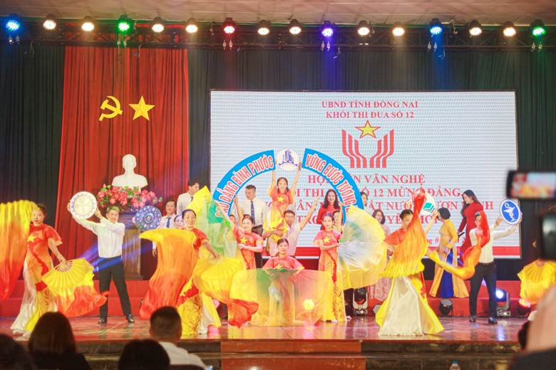 TRƯỜNG CAO ĐẲNG BÌNH PHƯỚC THAM GIA HỘI DIỄN VĂN NGHỆ KHỐI THI ĐUA SỐ 12